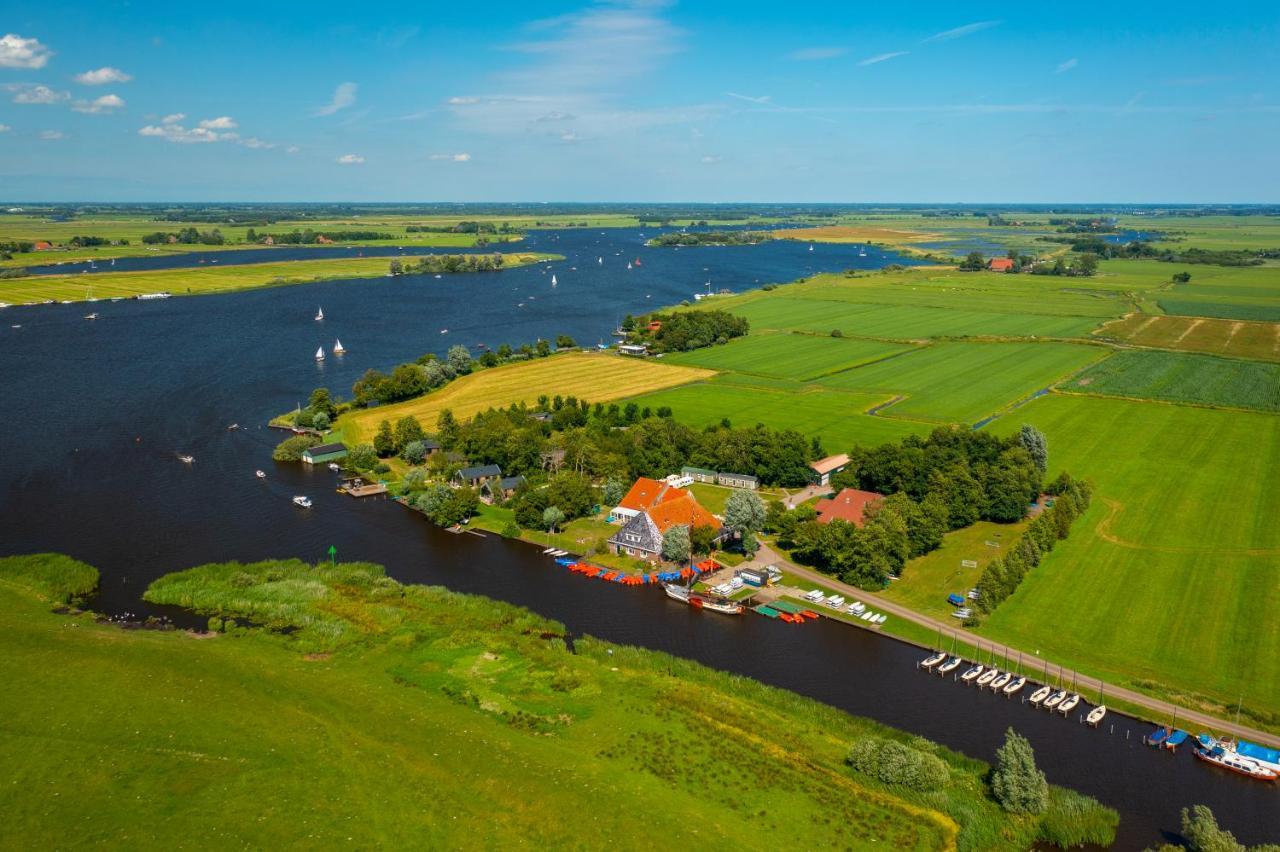 Pean-buiten Waterlodges Nes  Buitenkant foto
