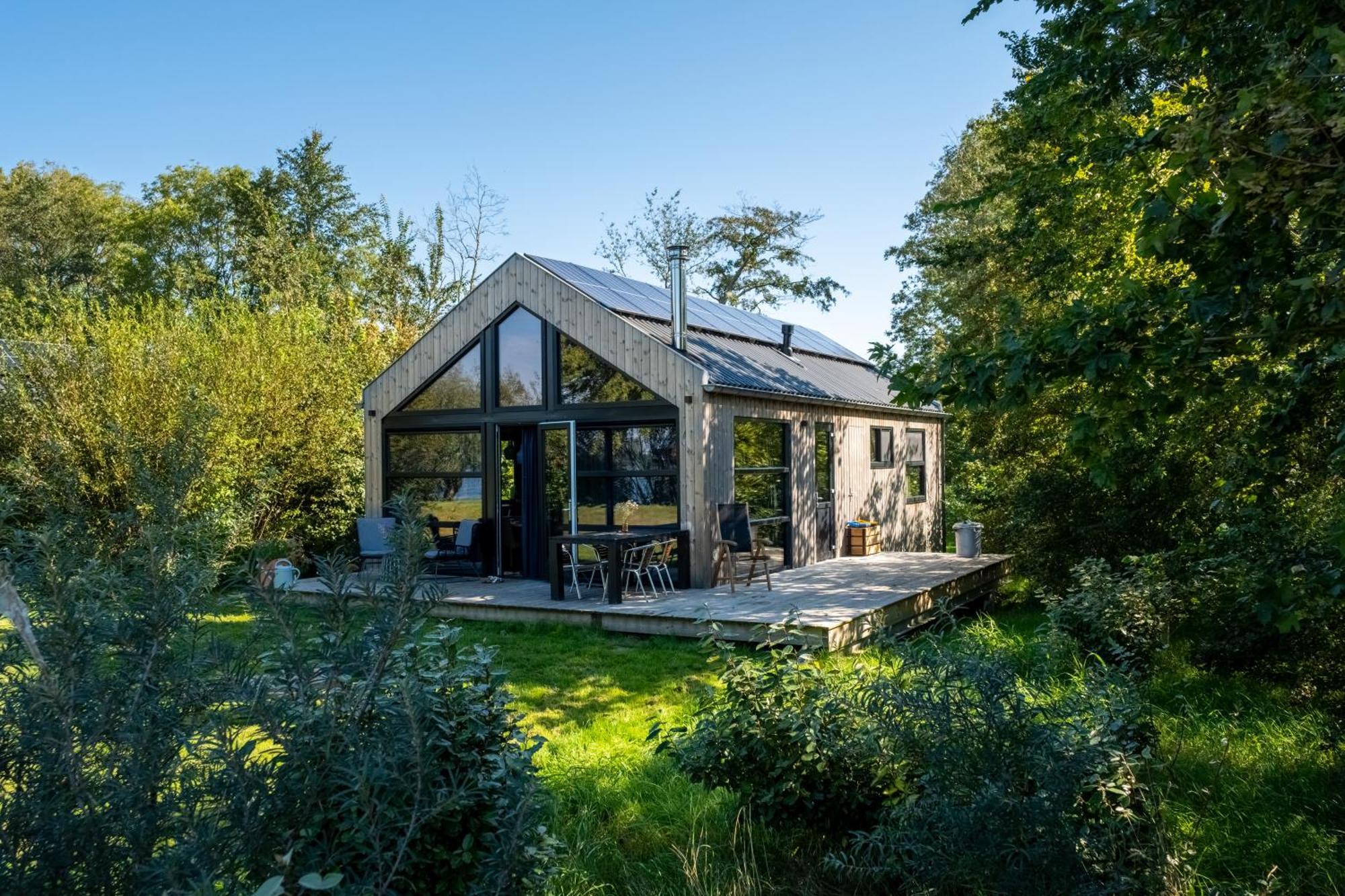 Pean-buiten Waterlodges Nes  Buitenkant foto
